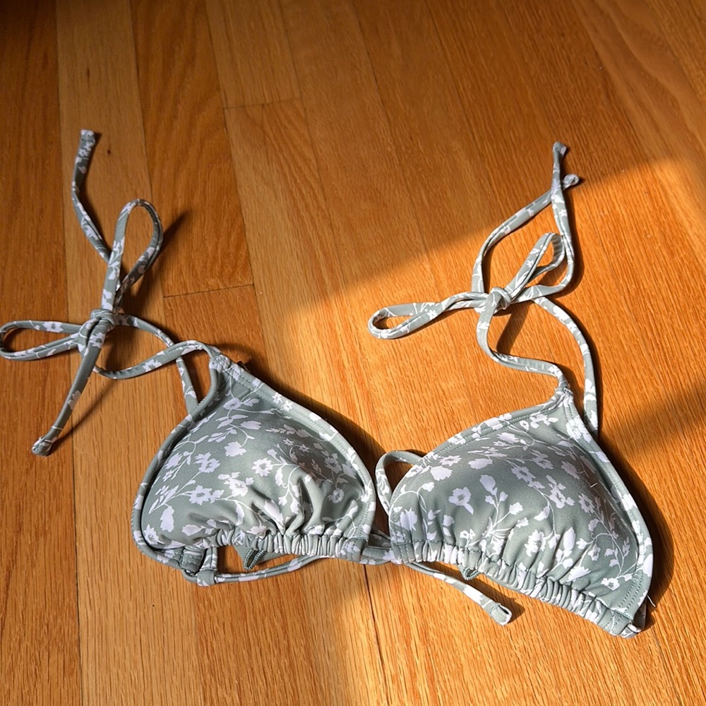 Abercrombie and Fitch Triangle Bikini Top